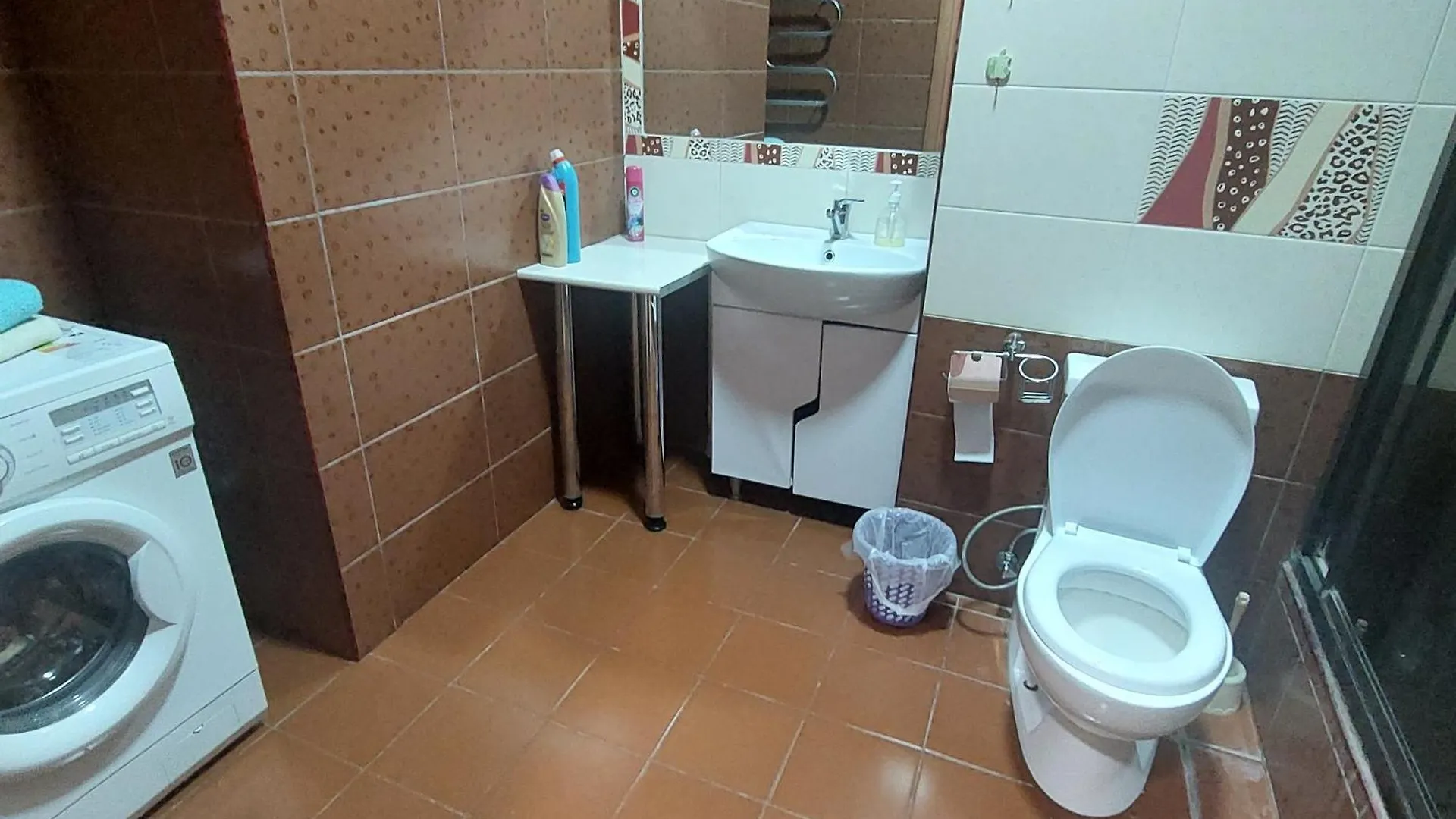 אלמטי Cosy flat in the city centre 0*,  קזחסטן